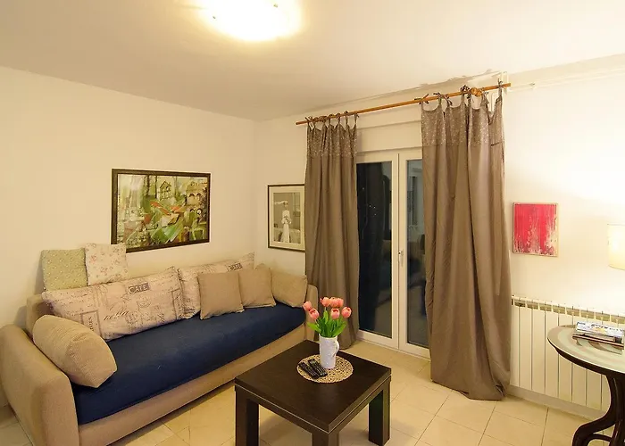 Apartman Apartments Lilly Banjole